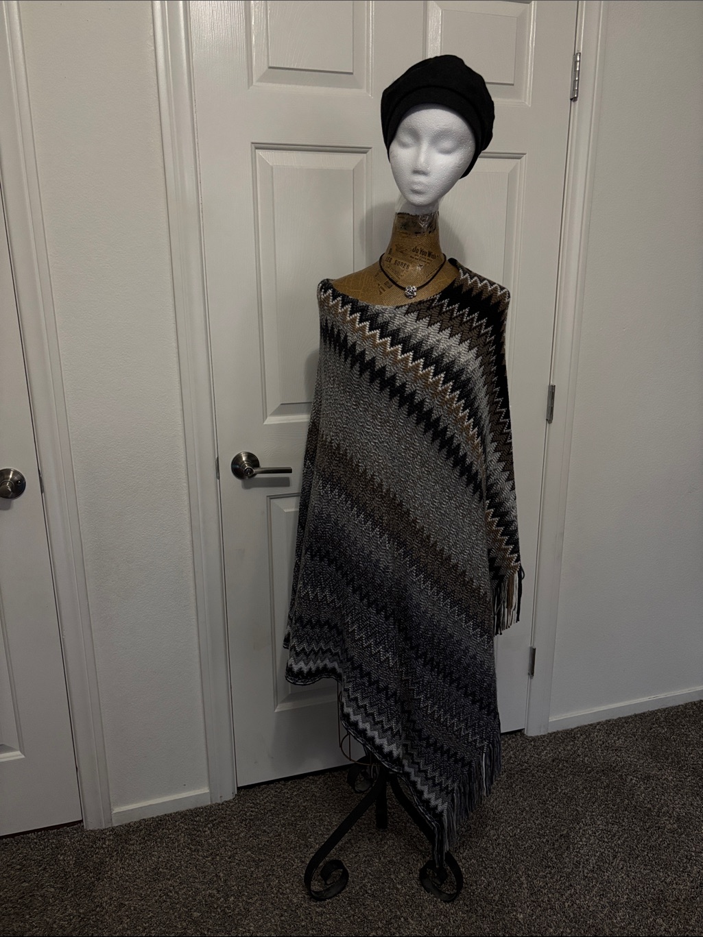 Avenue Fringe Poncho Chevron Print Boho Fairycore Whimsygoth One Size Lagenlook